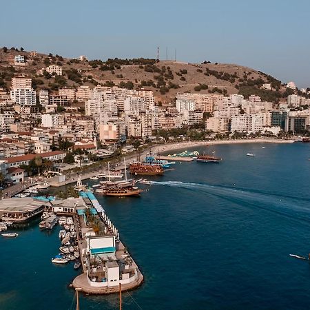 Sea Breeze Apartment Sarandë Esterno foto